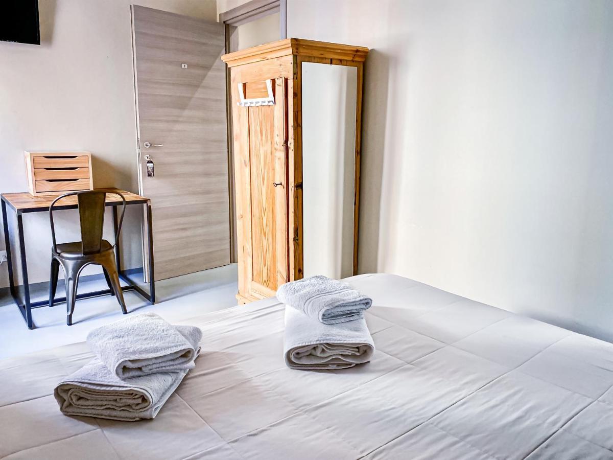 ホテル Tra Piazza Erbe E Piazza Bra Raffinata Maison ヴェローナ エクステリア 写真