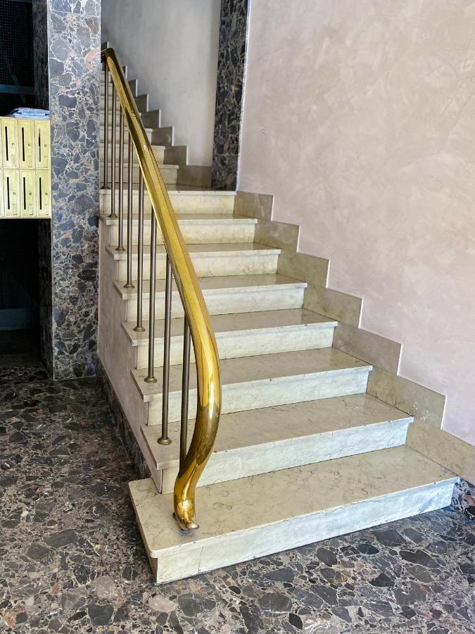 ホテル Tra Piazza Erbe E Piazza Bra Raffinata Maison ヴェローナ エクステリア 写真