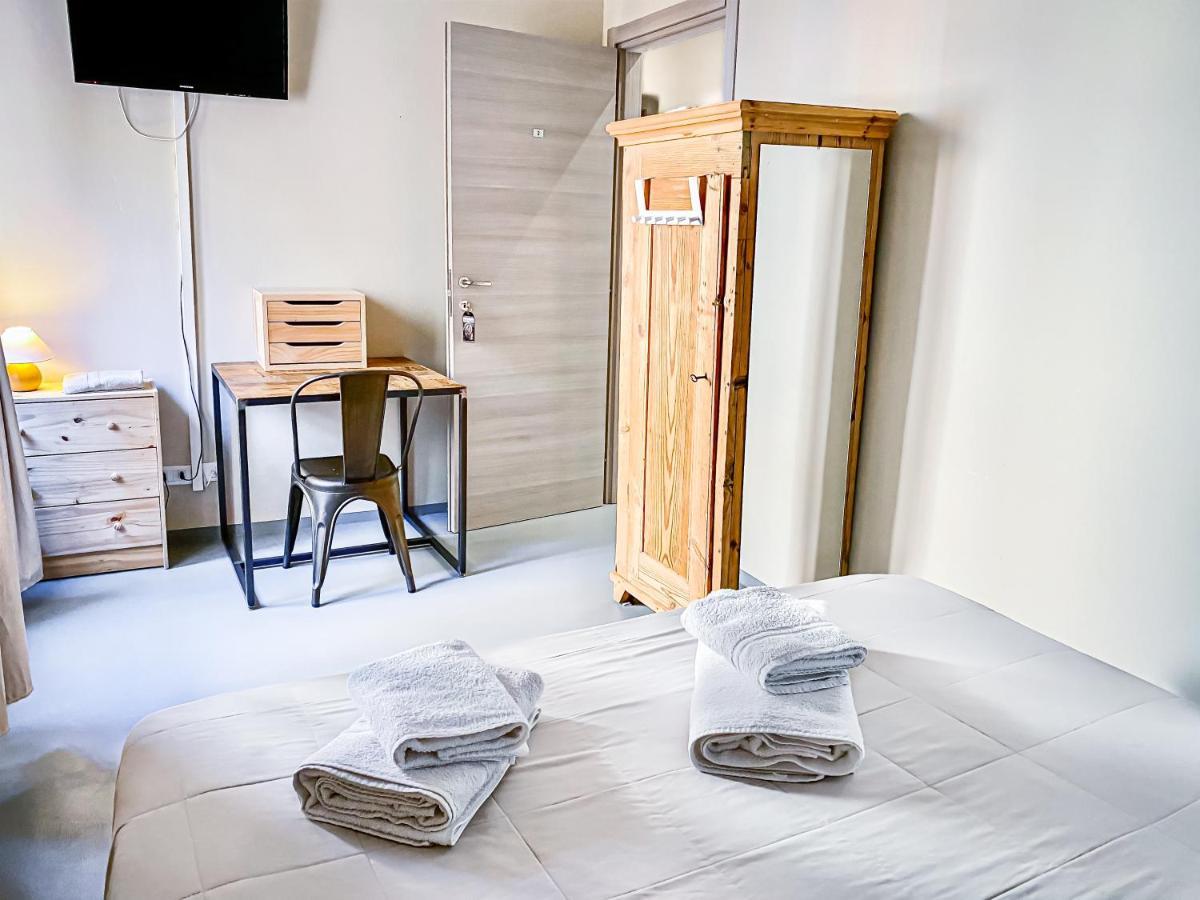 ホテル Tra Piazza Erbe E Piazza Bra Raffinata Maison ヴェローナ エクステリア 写真